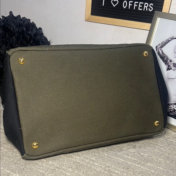 Prada Canapa Limited Edition - Picture 10 of 12